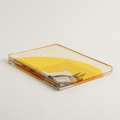 ホームテキスタイル：プレード、クッション、カシミヤ | Hermès